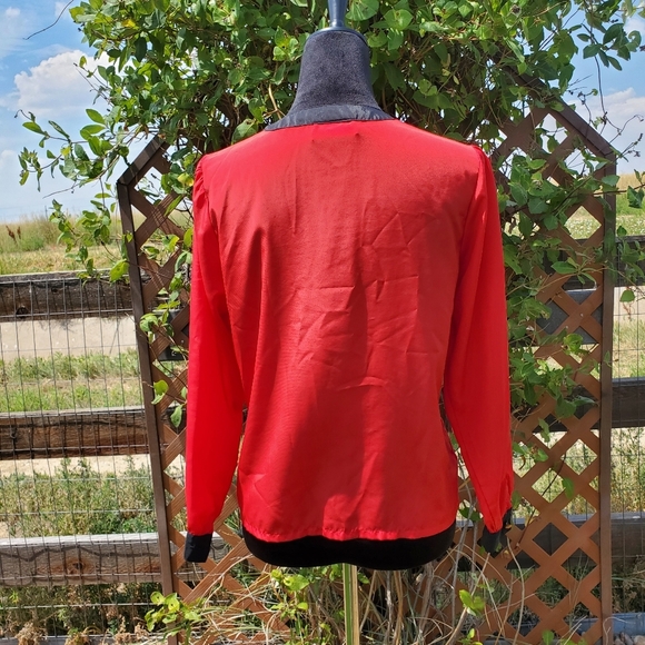 Worthington Petite Size 6 Red and Black Lightweight Button Up Blouse EUC - Picture 14 of 16